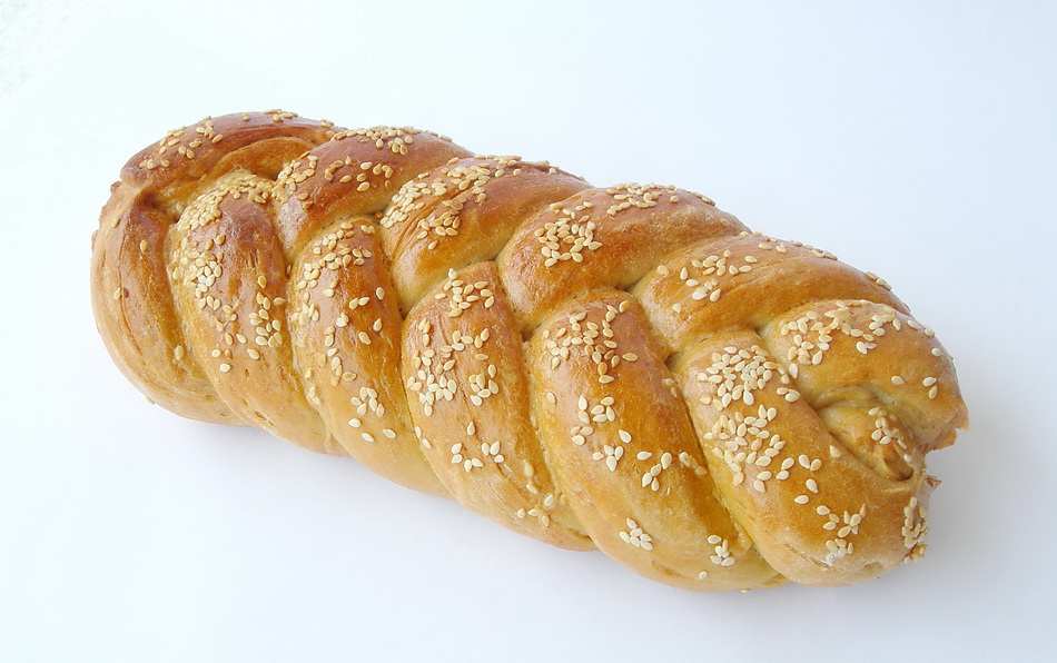 How To Braid Bread With 3 Strands How To Make The Best Braided Bread Challah Braided Bread 6652